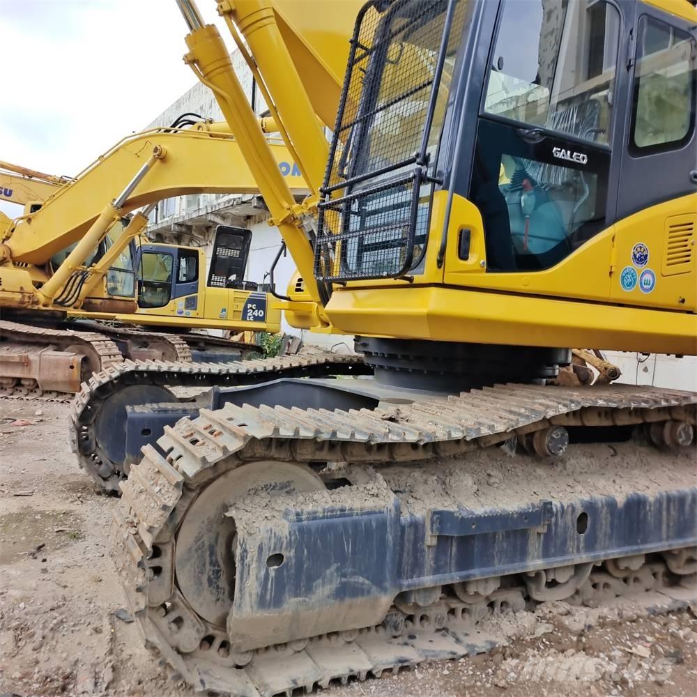 Komatsu PC400 Crawler excavators