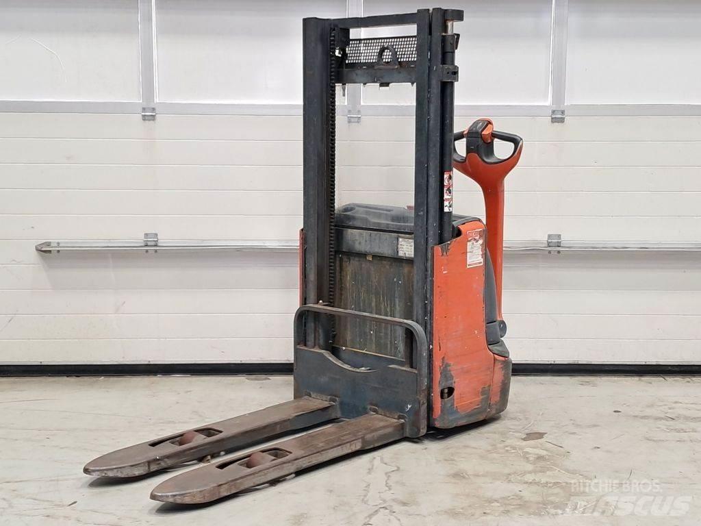 Linde L10B Pedestrian stacker