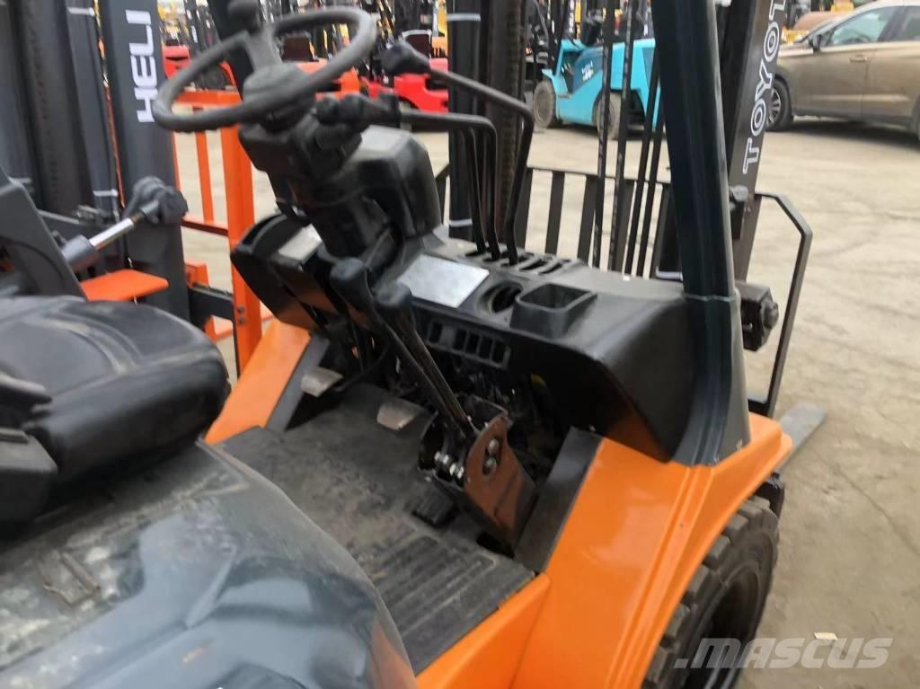 Toyota FD30 Diesel trucks