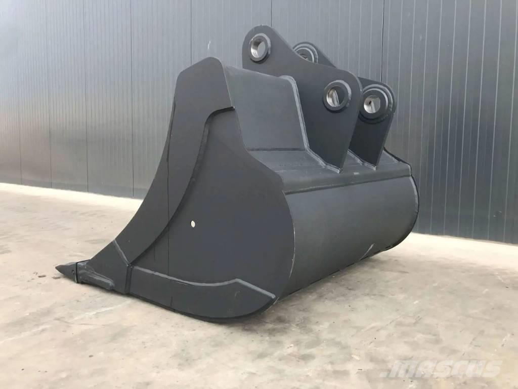 Komatsu PC240 Buckets