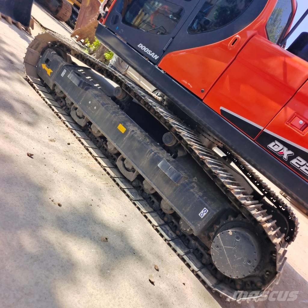 Doosan DX 225 LC Crawler excavators