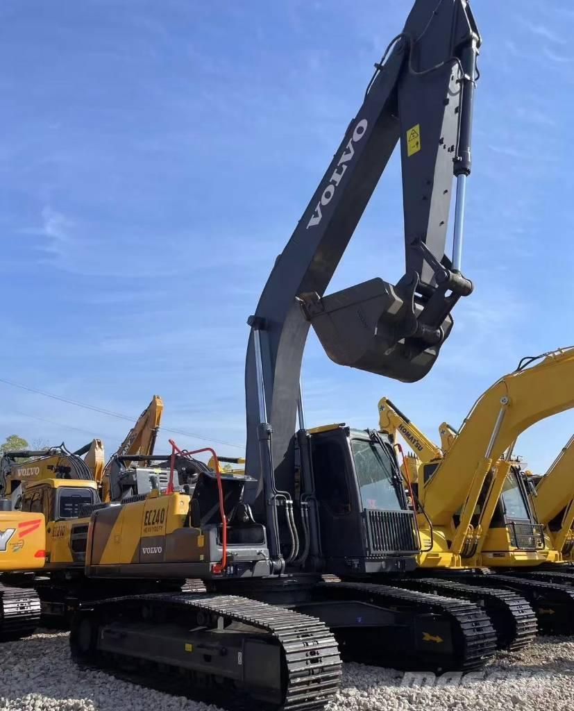 Volvo EC 240 Crawler excavators