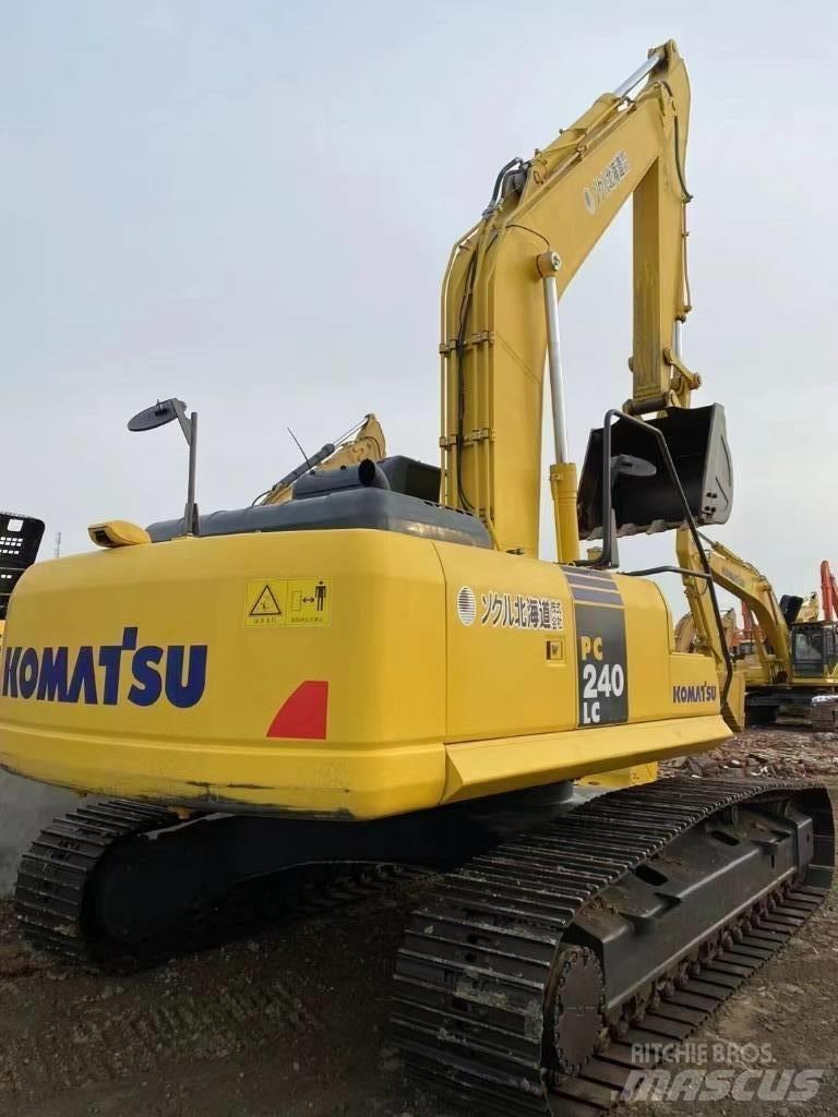 Komatsu 240LC-8 Crawler excavators