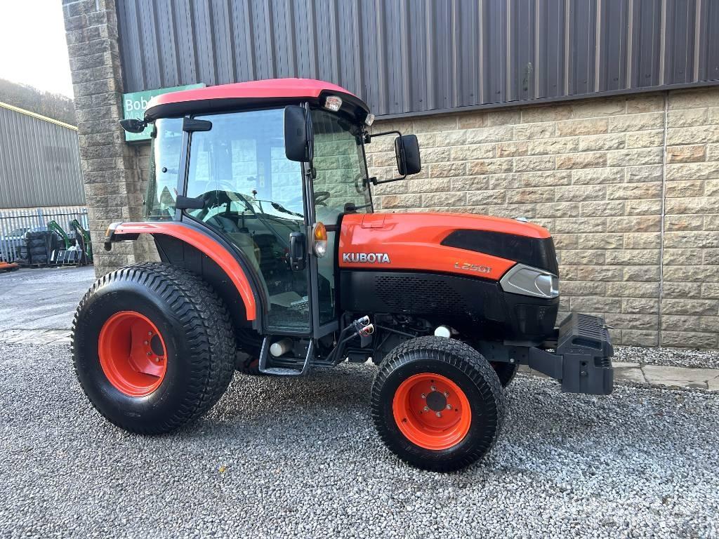 Kubota L2501 Tractors