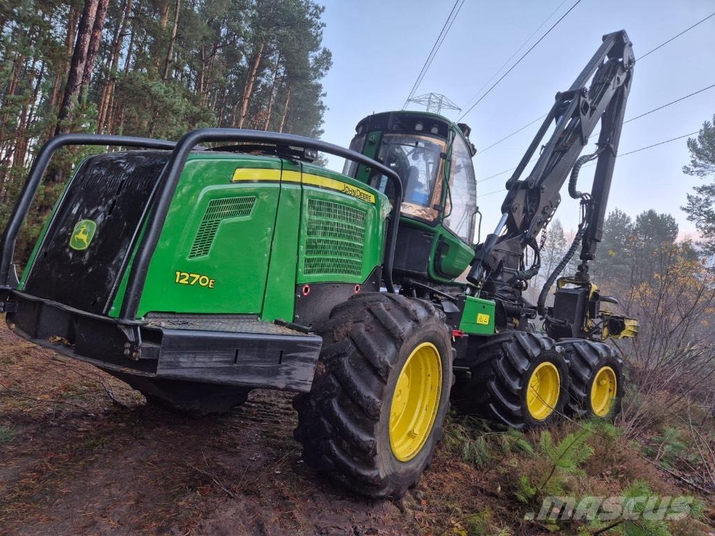 John Deere 1270 E Harvesters