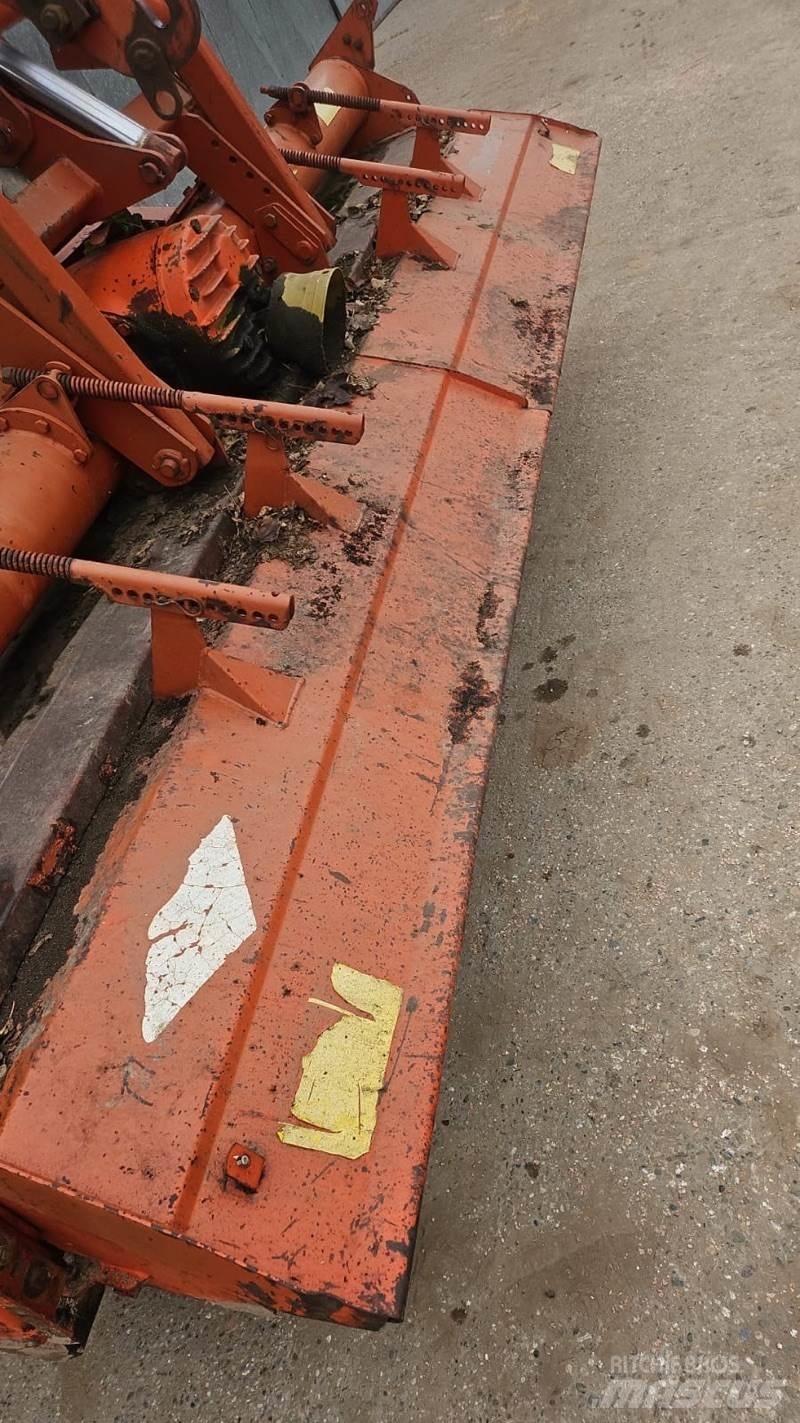Kuhn EL140N 305 Soil preparation work