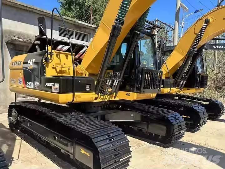 CAT CAT320D2 Midi excavators  7t - 12t