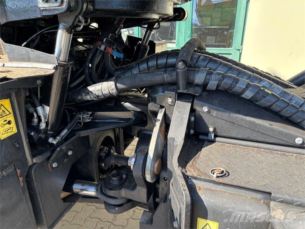 John Deere 1170 E Harvesters