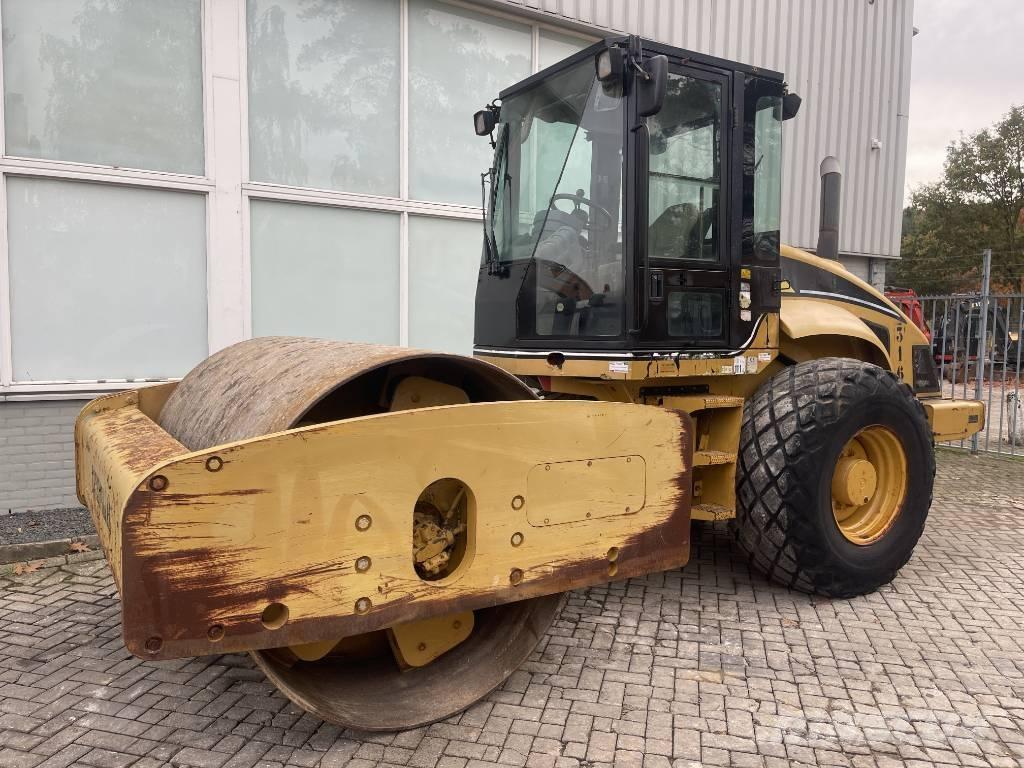 CAT CS 573 E       2004 Single drum rollers