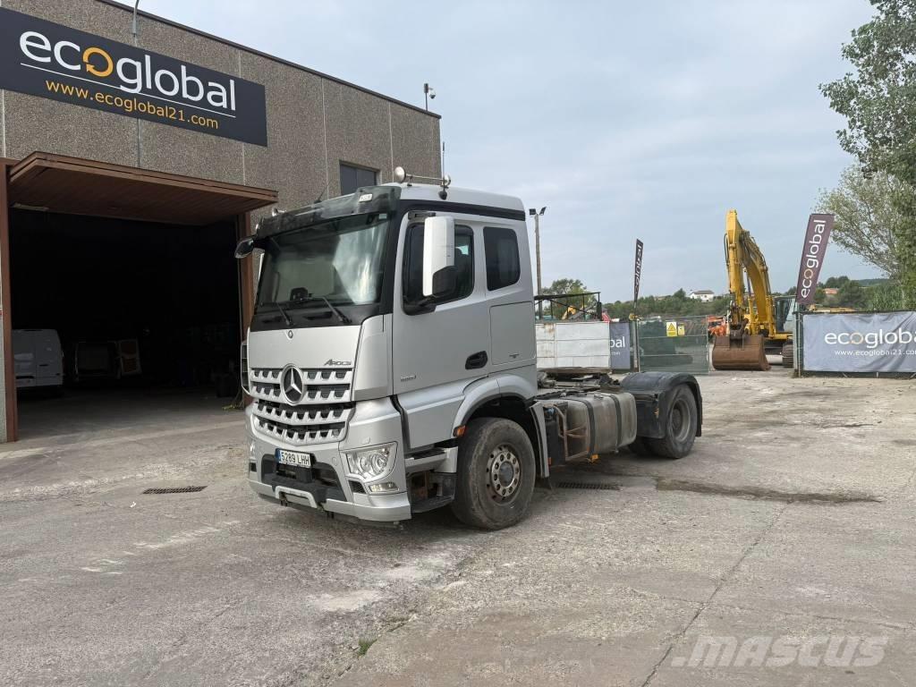 Mercedes-Benz 1851 Tractor Units
