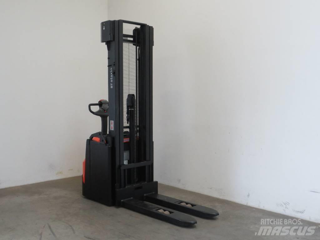 BT SWE 160 Pedestrian stacker