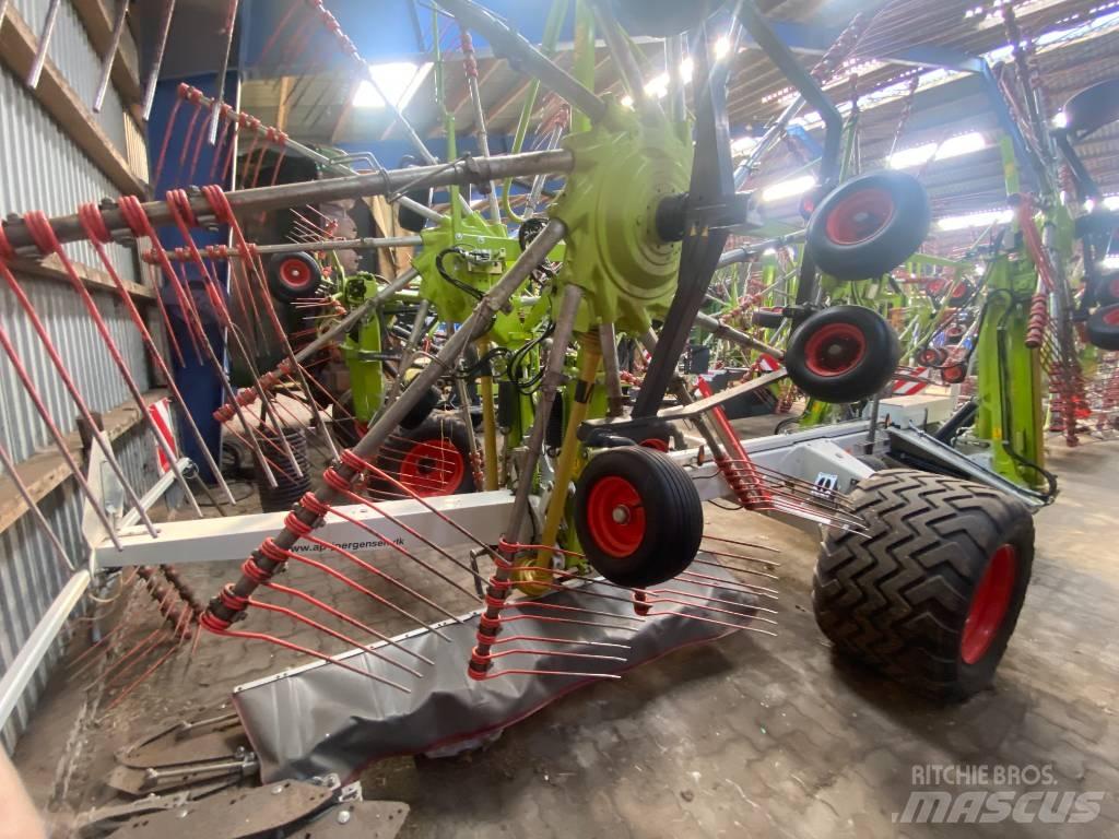 CLAAS Liner 3600 Rakes and tedders