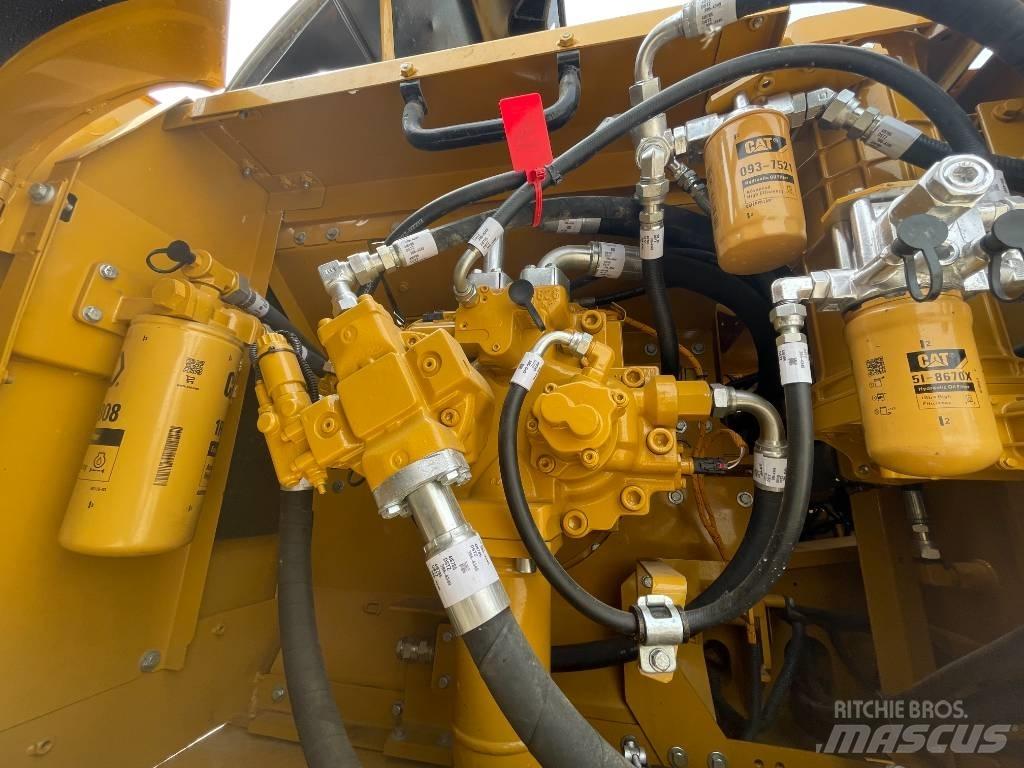 CAT 336D2 Crawler excavators