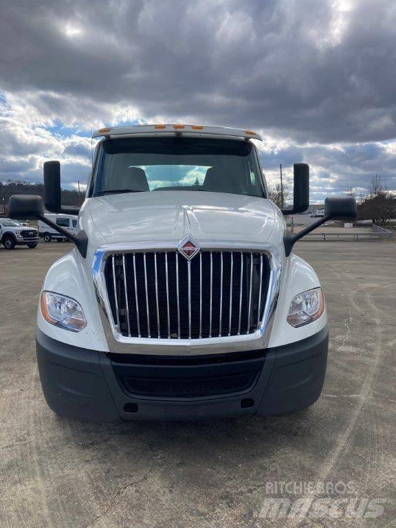 International LT Tractor Units