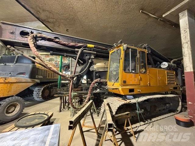 Åkerman Banut H14B Hydraulic pile hammers