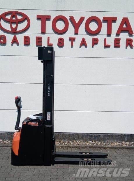 Toyota SPE160L Pedestrian stacker