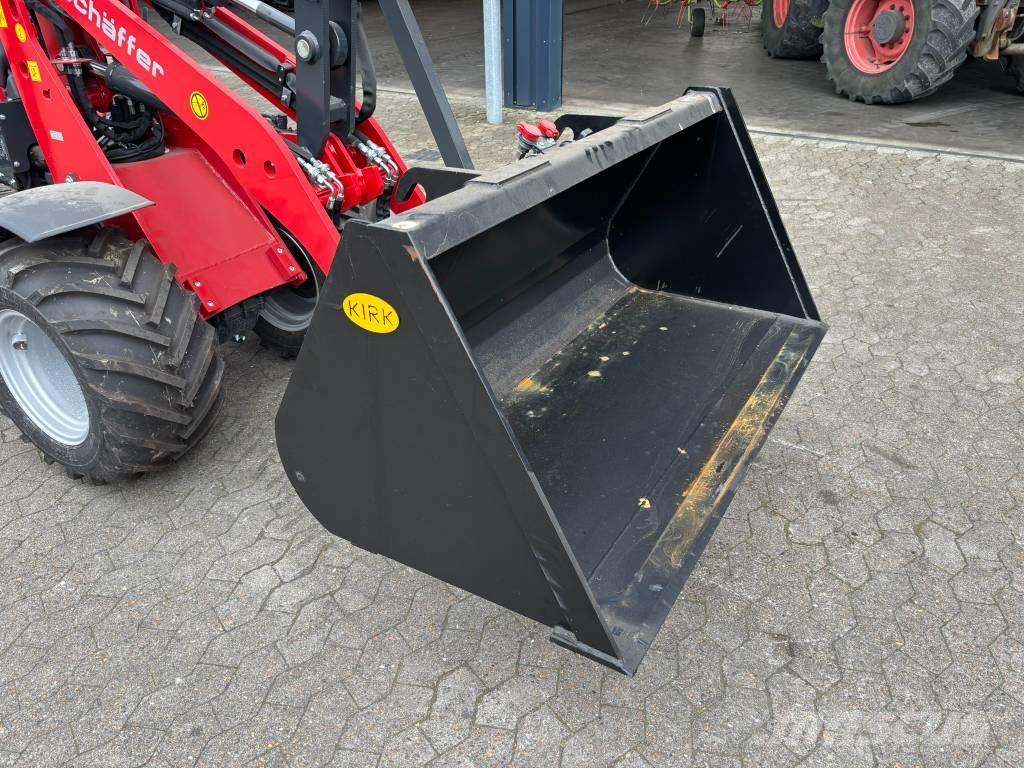 Schäffer 2630 Mini loaders