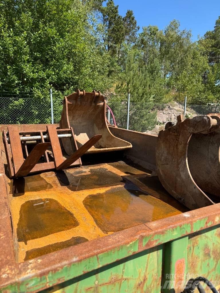 CAT M316F Wheeled excavators