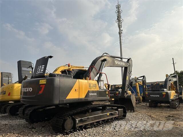 Volvo EC240 Crawler excavators