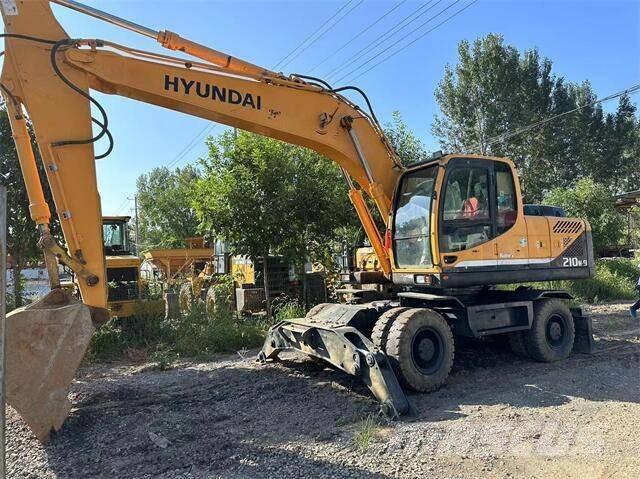 Hyundai 210W Wheeled excavators