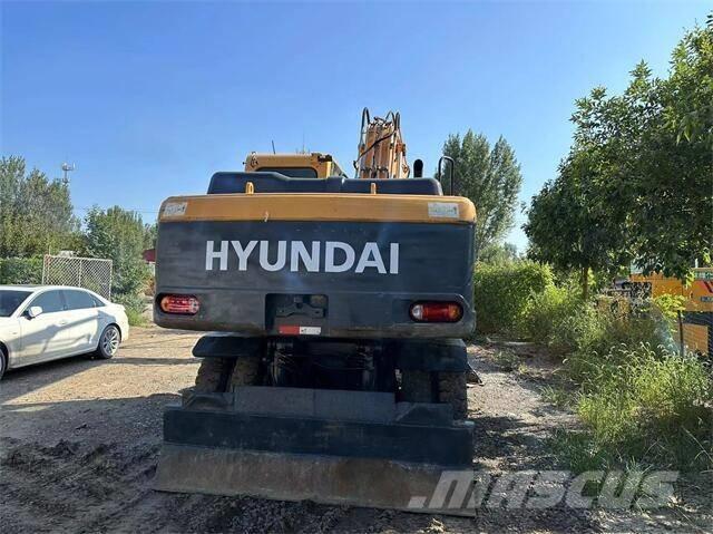 Hyundai 210W Wheeled excavators