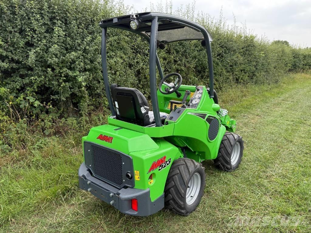 Avant 523 Mini loaders