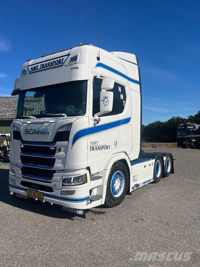 Scania R530 Tractor Units