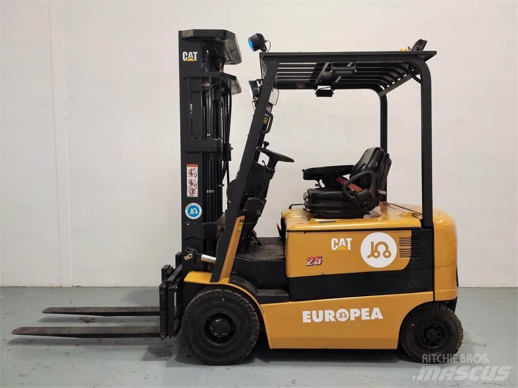 CAT EP25K PAC Electric forklift trucks