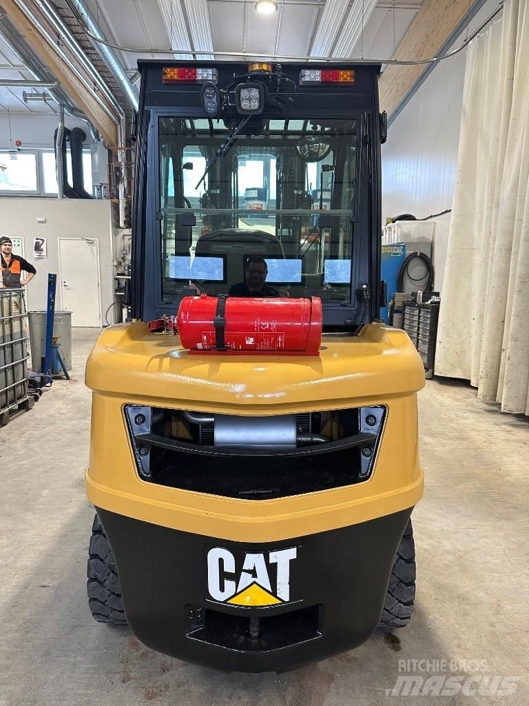 CAT DP35NT Diesel trucks