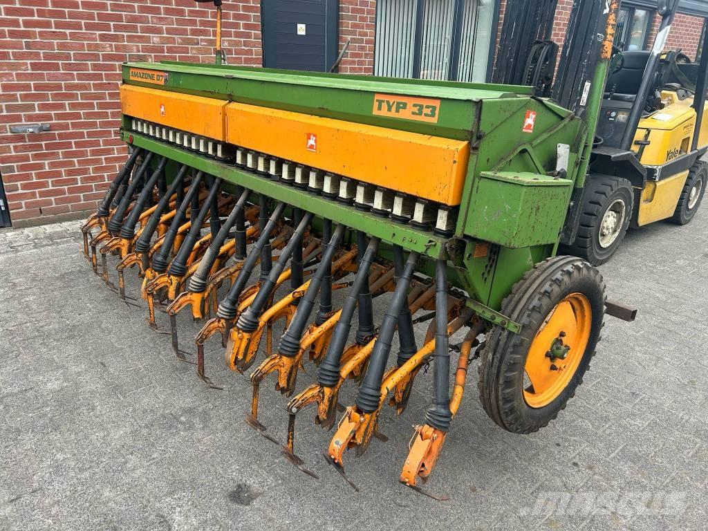 Amazone D7 Type 33 Drills