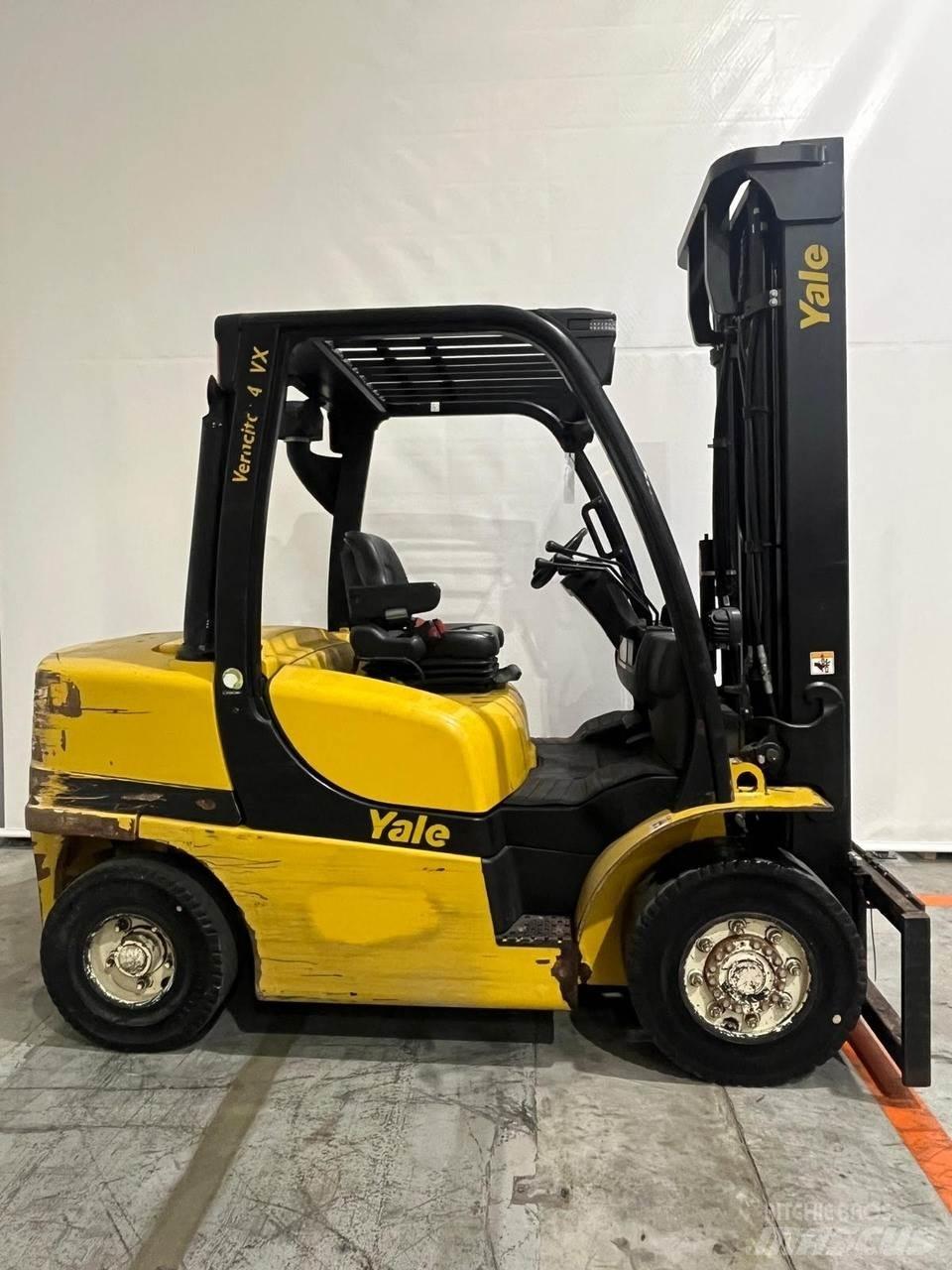 Hyster GDP40VX Diesel trucks