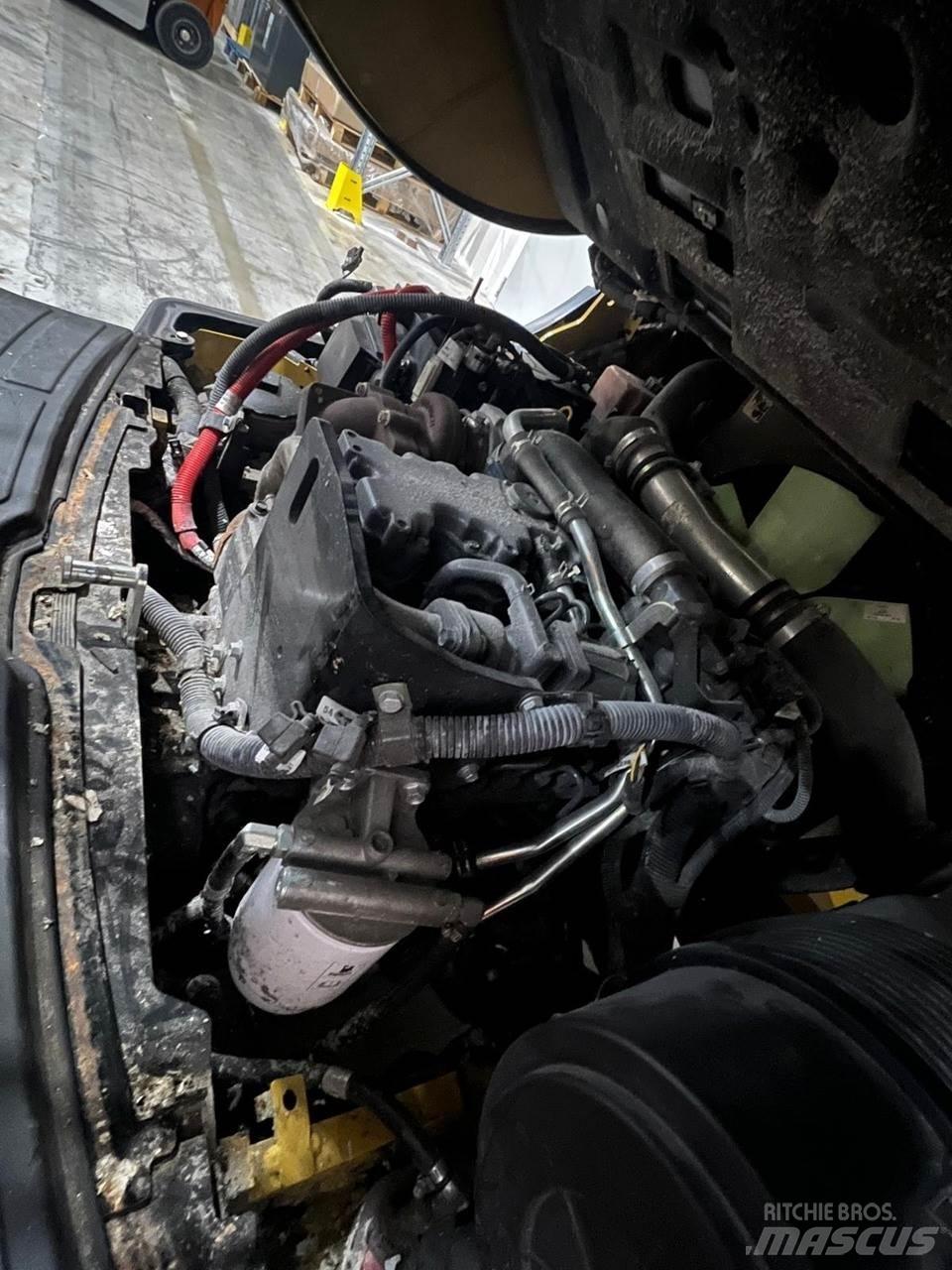 Hyster GDP40VX Diesel trucks