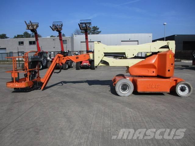JLG E400 AJPN (817) Compact self-propelled boom lifts