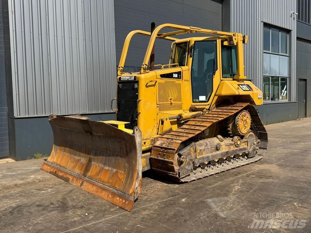 CAT D6N Crawler dozers