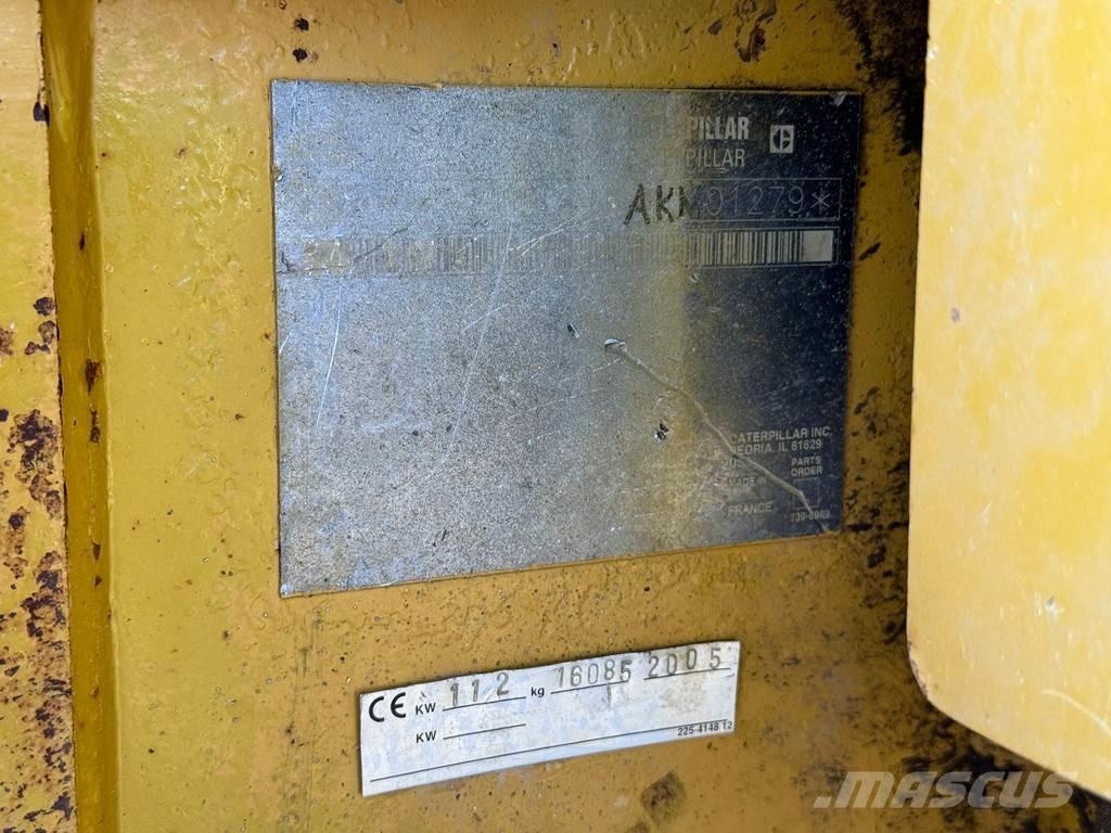 CAT D6N XL Crawler dozers