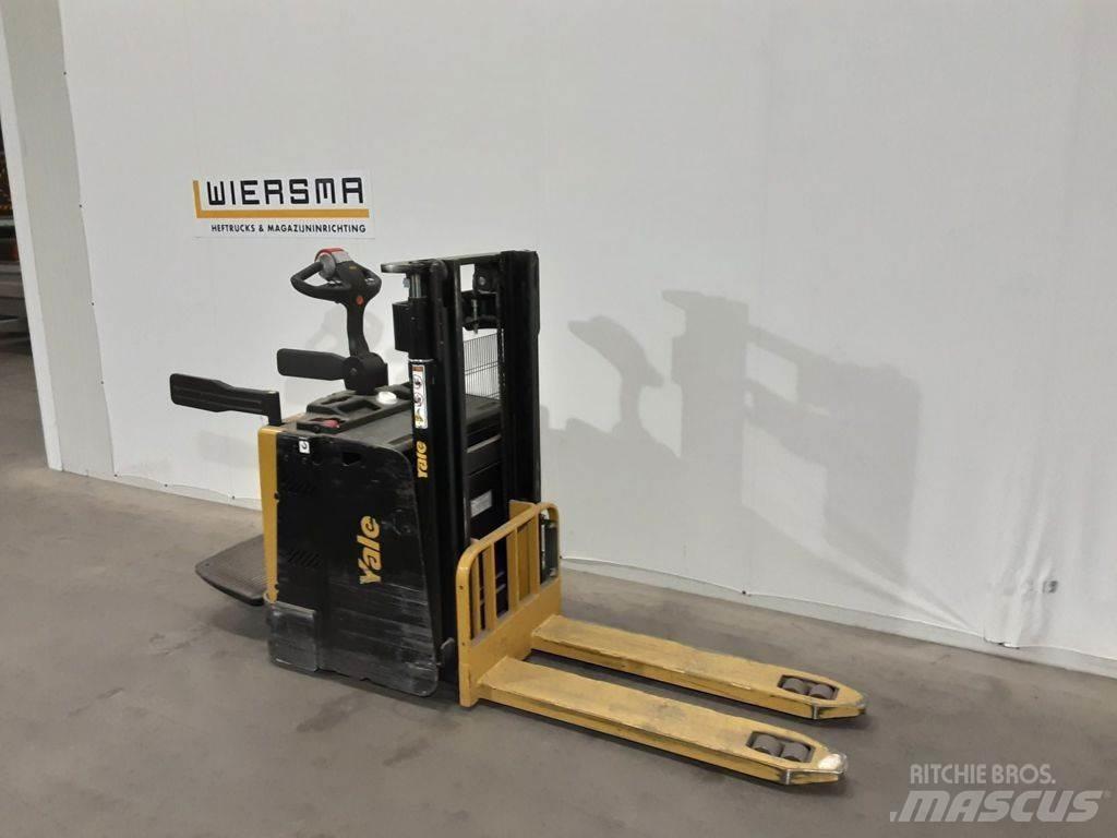Yale MP20XD Pedestrian stacker
