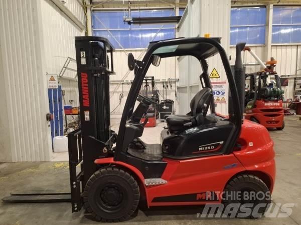Manitou MI25D Rough terrain trucks