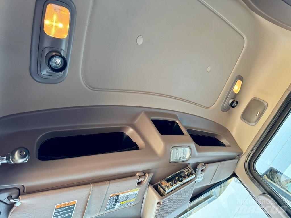Peterbilt 389 Tractor Units