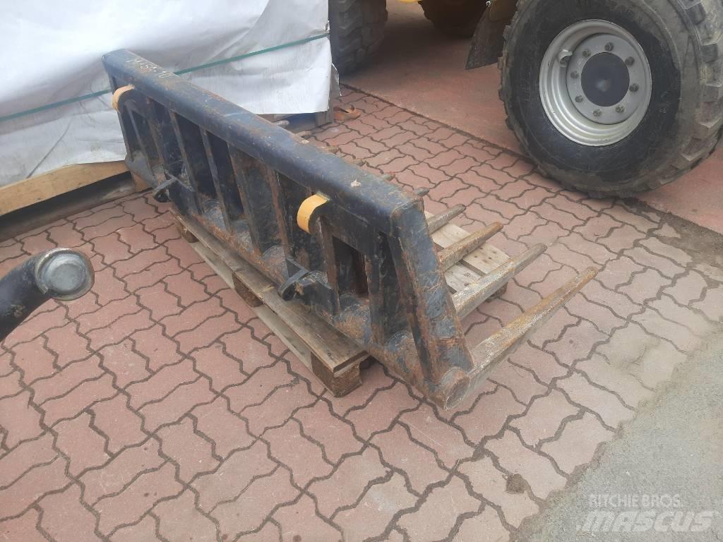  Masa 10 kivitalikko Front loader accessories
