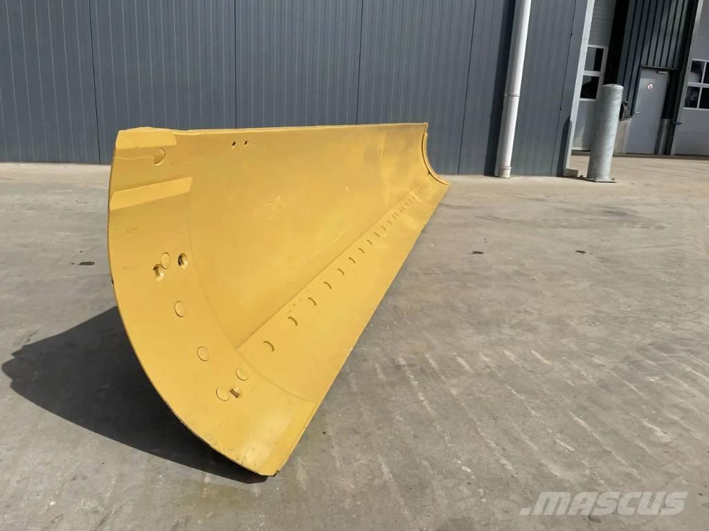 CAT 140G Moldboard Blades