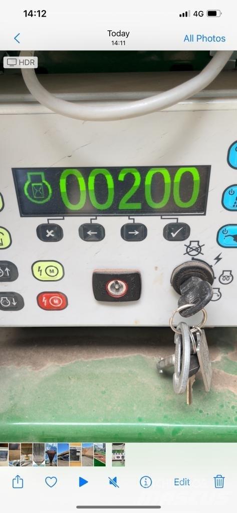 McCloskey R70 Mobile screeners