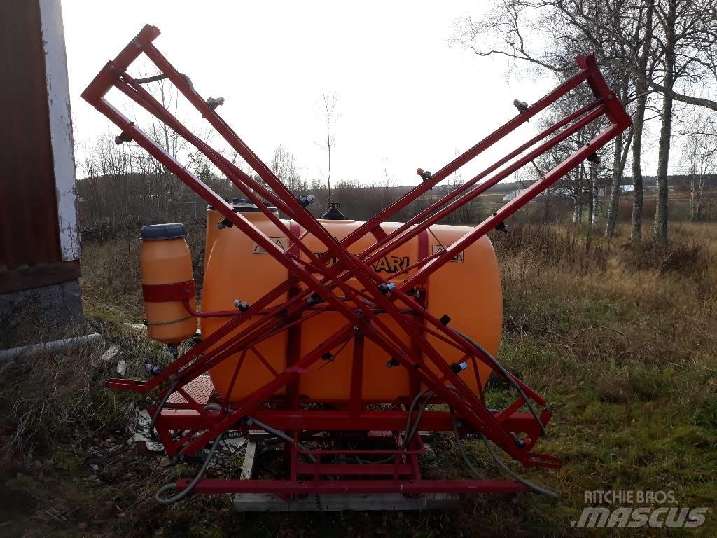 Junkkari 8/700 Mounted sprayers