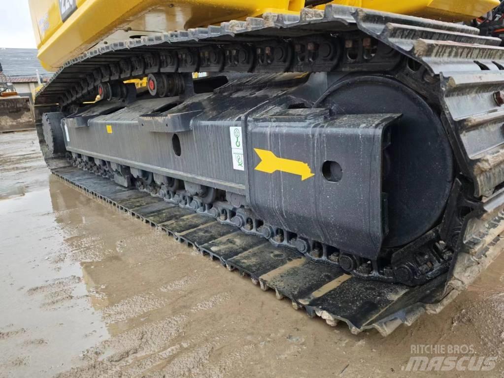 Komatsu PC 220-8 Crawler excavators