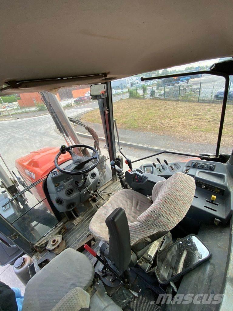 Kubota M 135 GX Tractors