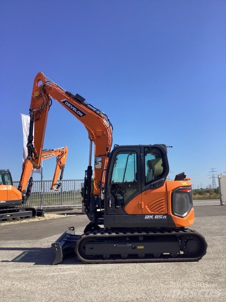 Develon DX85R-7 Midi excavators  7t - 12t