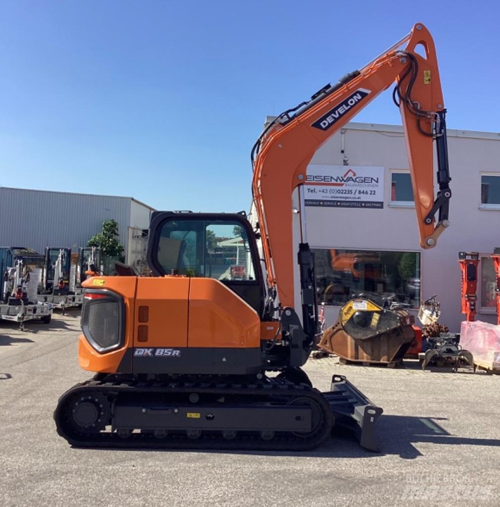 Develon DX85R-7 Midi excavators  7t - 12t