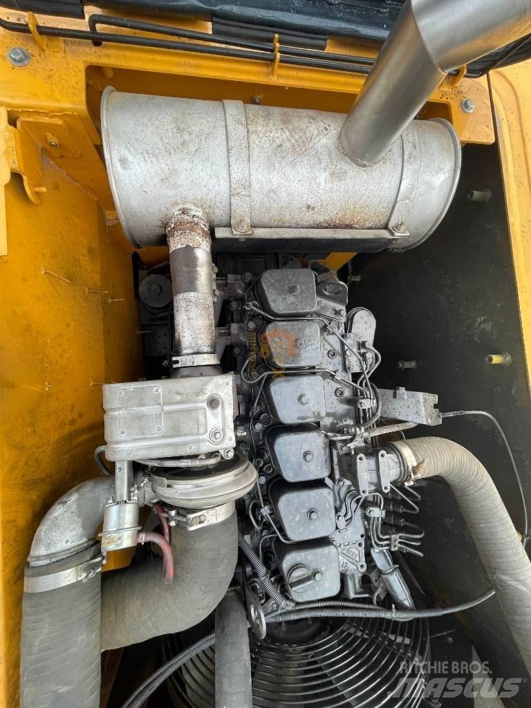 Hyundai 210W-9 Wheeled excavators
