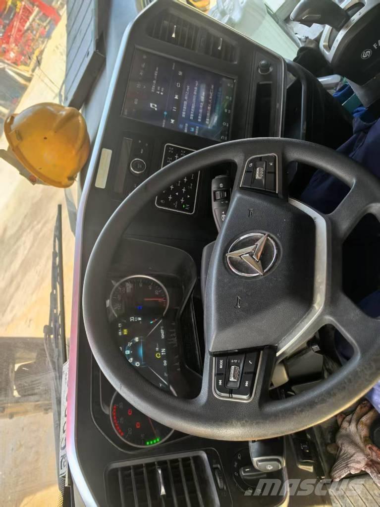 Sany SAC3000C8-8 All terrain cranes