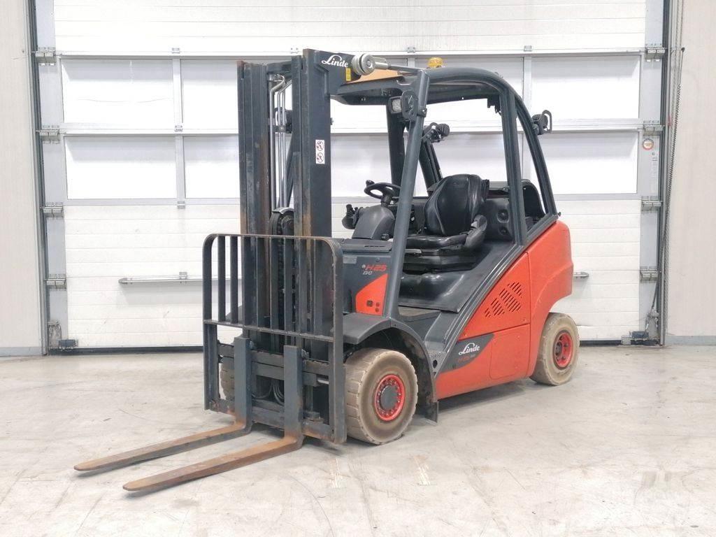 Linde H25T-02 LPG trucks