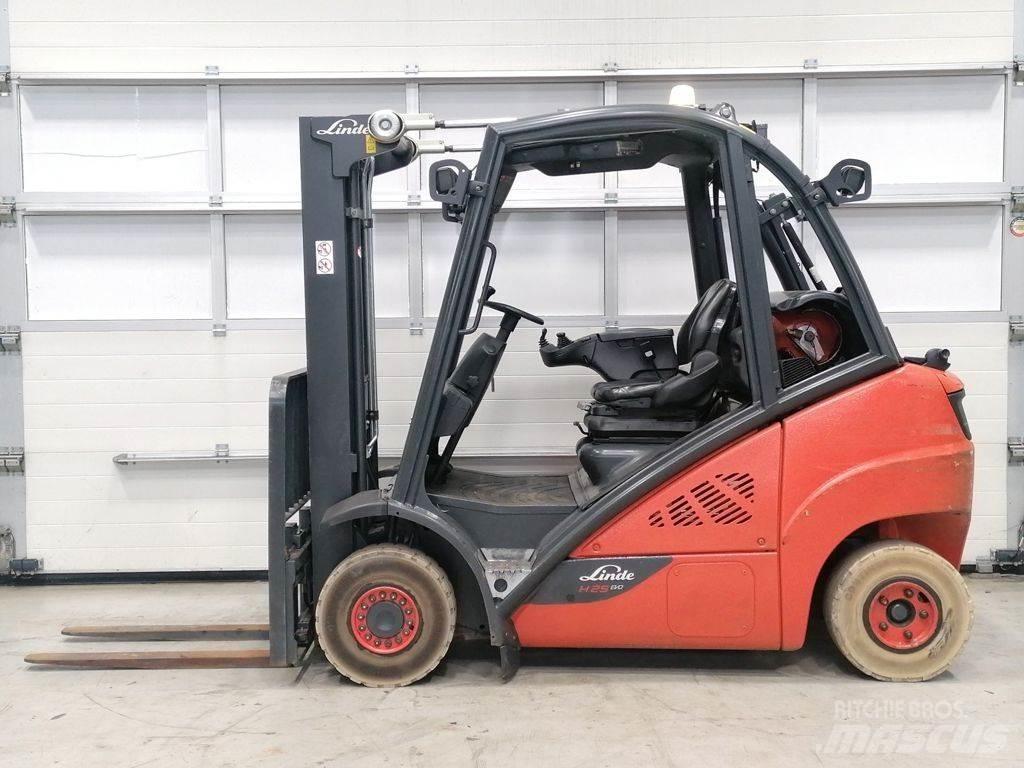 Linde H25T-02 LPG trucks